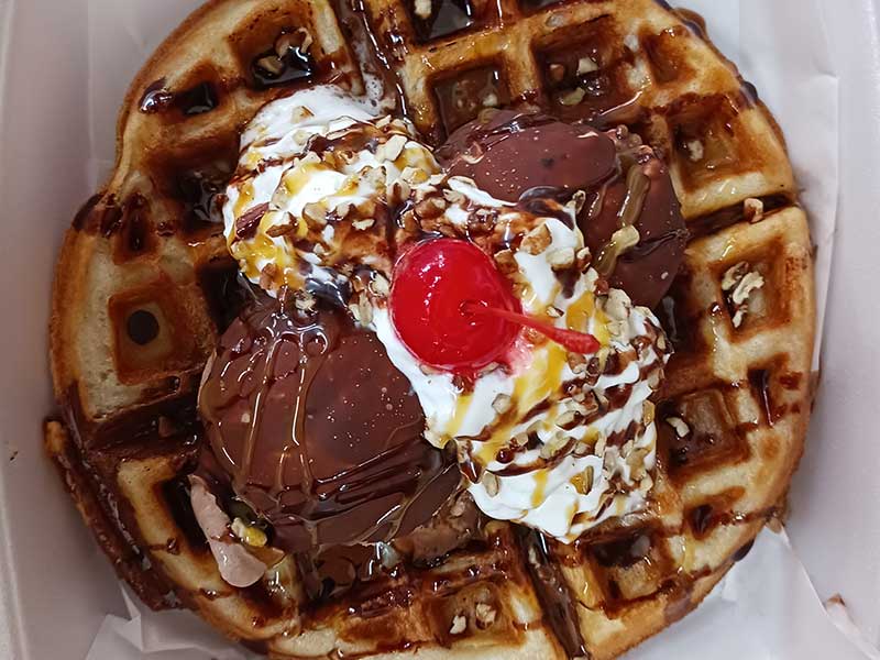 lahuasteca-ice-waffle-sundae
